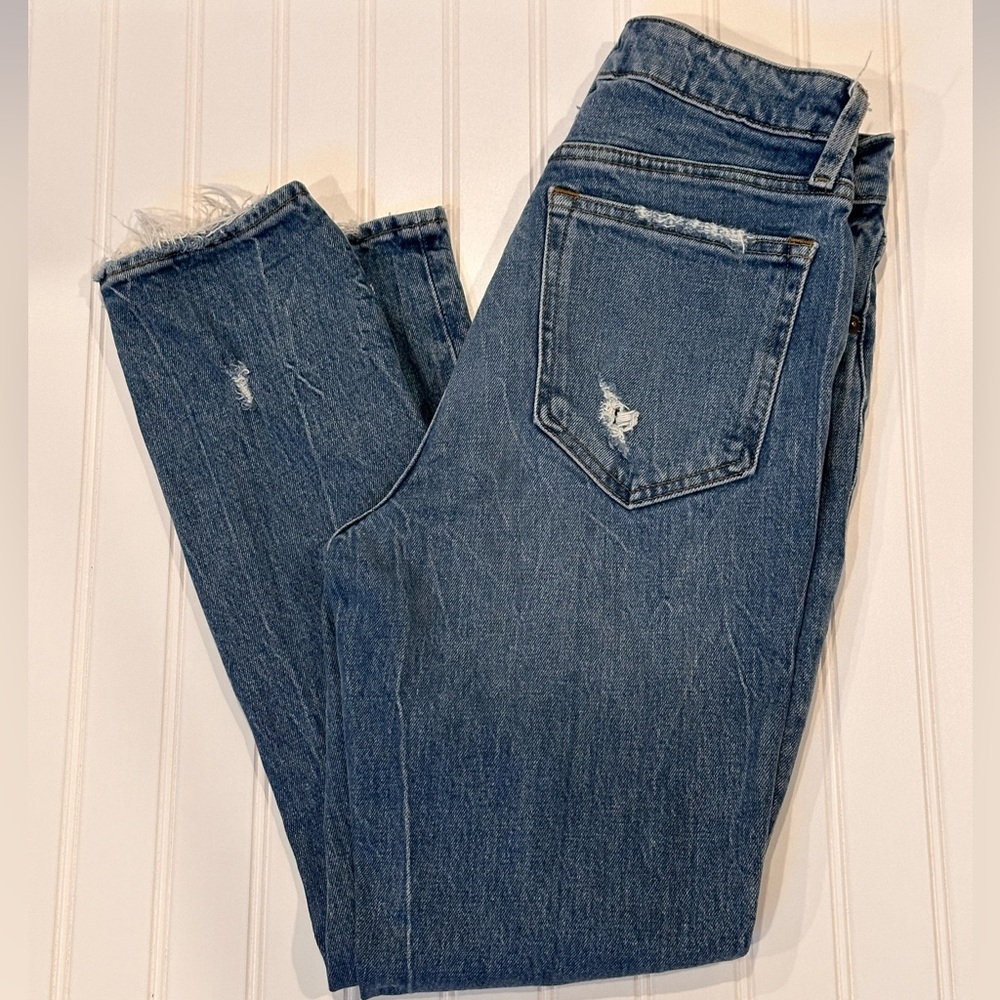 #12 Abercrombie & Fitch Curve Love Mom Jeans